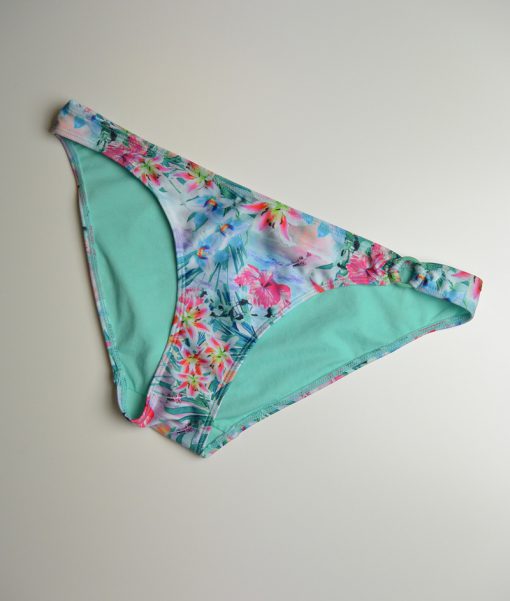Gedragen flower bikinibroekje