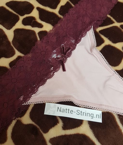 Roze zacht gedragen stringetje met paarse kanten rand - Afbeelding 2