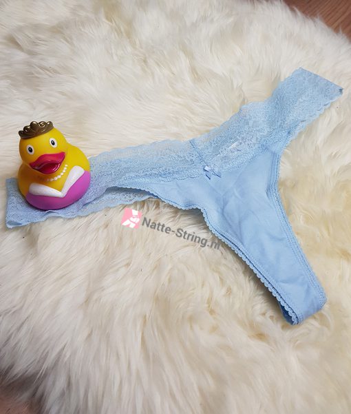 Blauw katoenen stringetje met kanten bovenkant