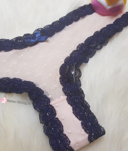 Doorschijnend met kanten gedragen sexy hipster - Afbeelding 2