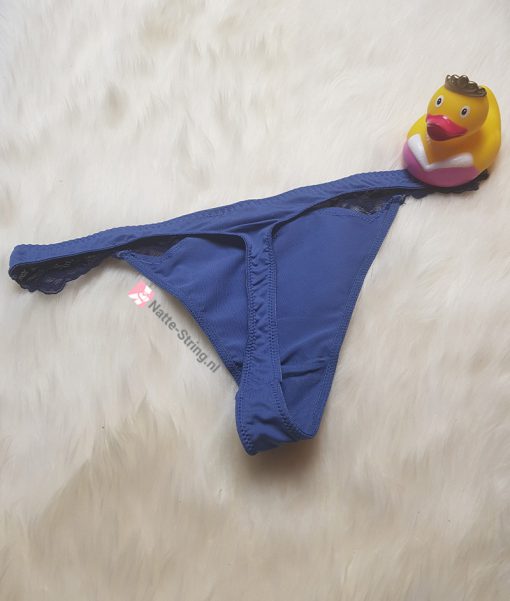 Lekker gedragen blauw stringetje - Afbeelding 3