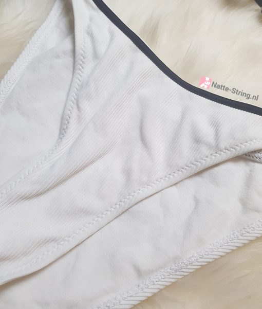 Veel gedragen witte bikini - Afbeelding 3