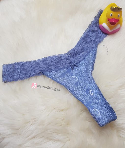 Paars/blauwe string met hoge kanten rand