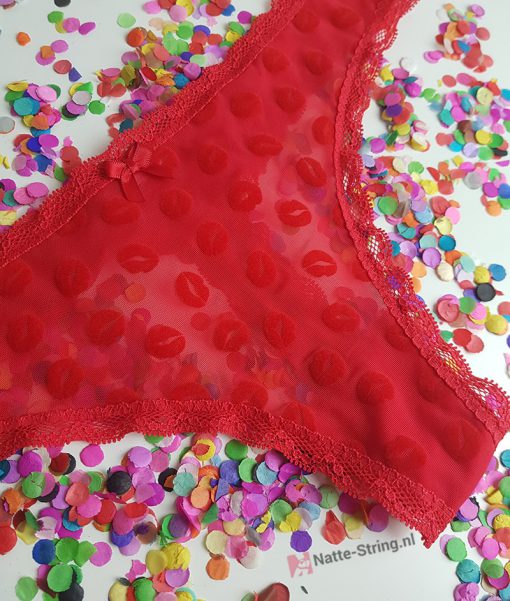Lekker doorschijnend geil rood stringetje met kuslipjes - Afbeelding 2