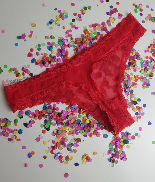 Lekker doorschijnend geil rood stringetje met kuslipjes - Afbeelding 3