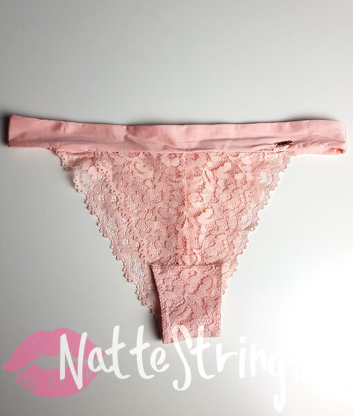 Roze kanten slipje lekker gedragen door mij